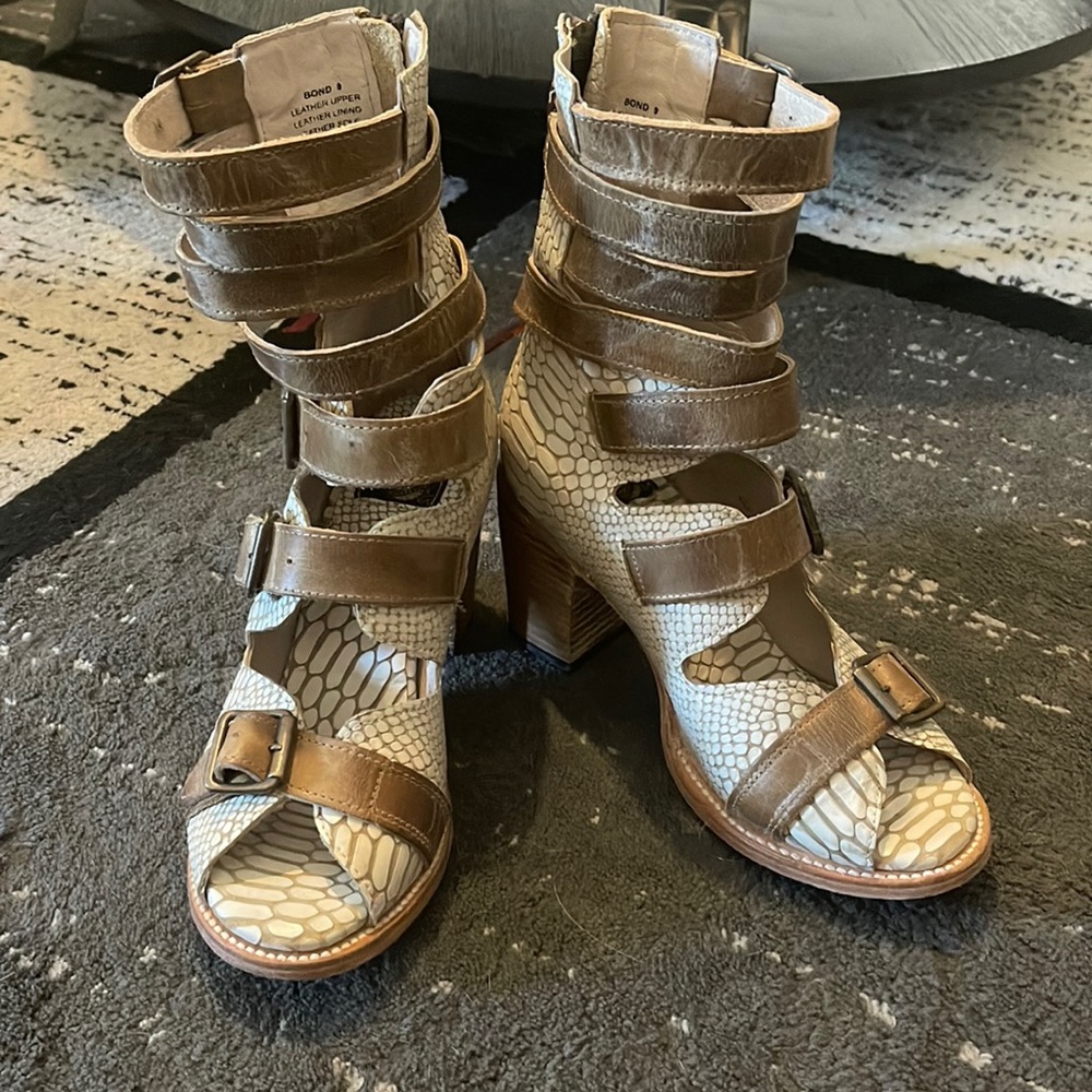 Freebird by Steven- Bond Blush Croco Multi Sandal